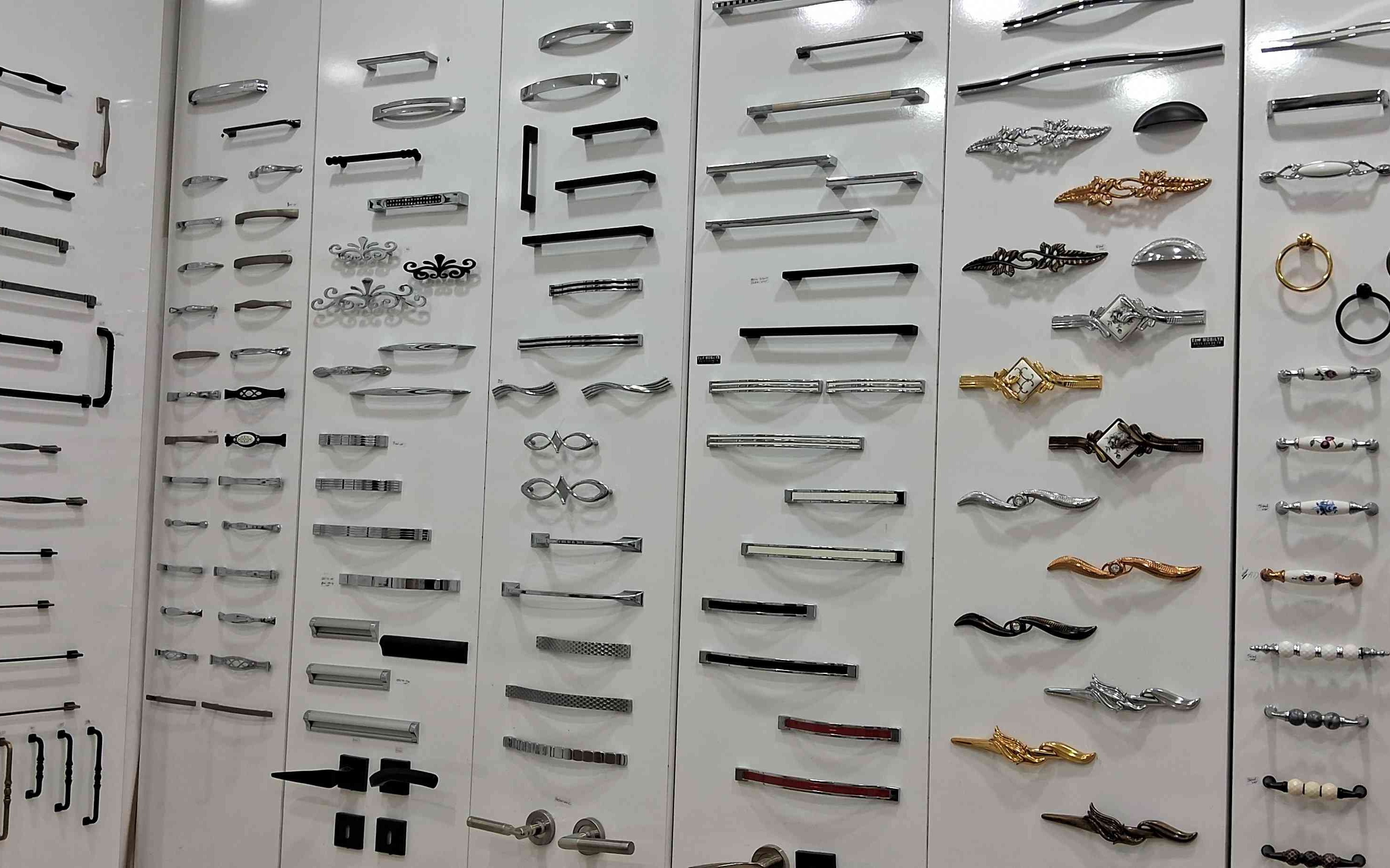 Mobilya Kulplarında Çeşitlerimiz İle Hizmetinizdeyiz