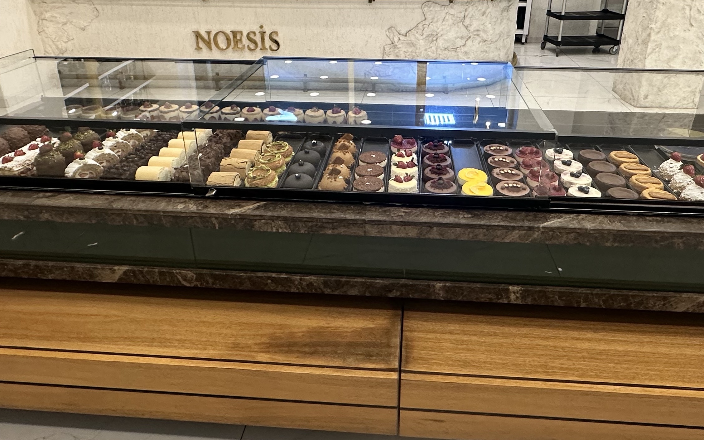 Noesis Patisserie Başisekele Kart Üyelerine Özel Tek Kişilik Pasta İndirimi