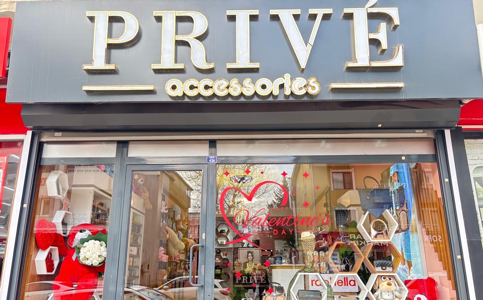 Prive Accessories’ten Başiskele Kart Üyelerine Özel Tüm Çanta Ve Cüzdan Modellerimizde %50 + %5 İndirim